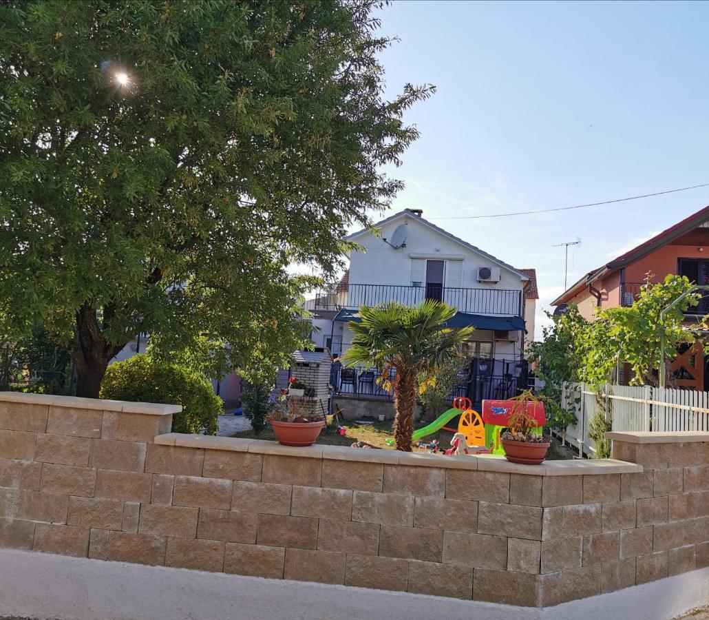 Leona Apartment Sukosan Exterior photo