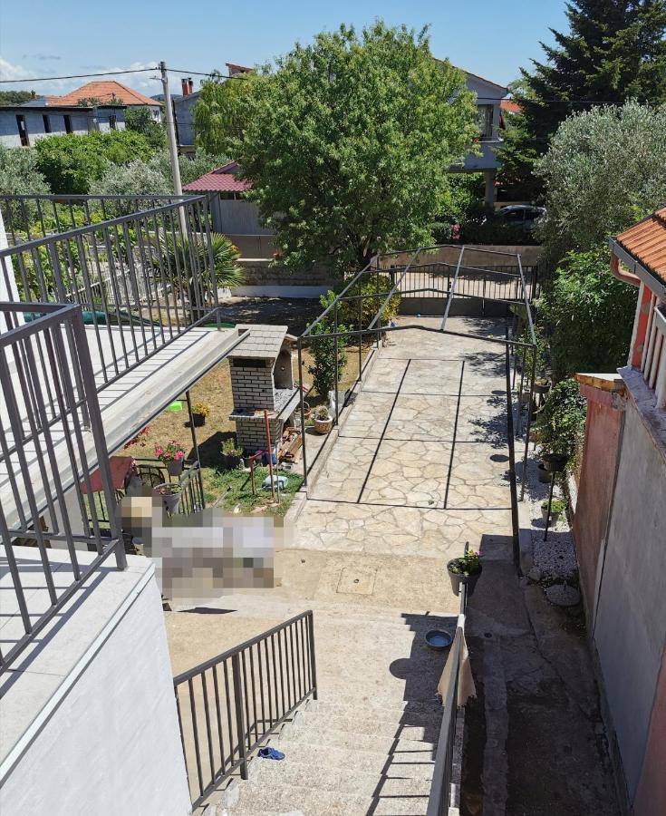 Leona Apartment Sukosan Exterior photo