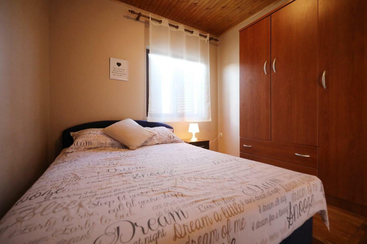 Leona Apartment Sukosan Exterior photo