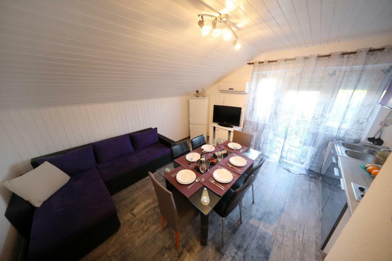 Leona Apartment Sukosan Exterior photo