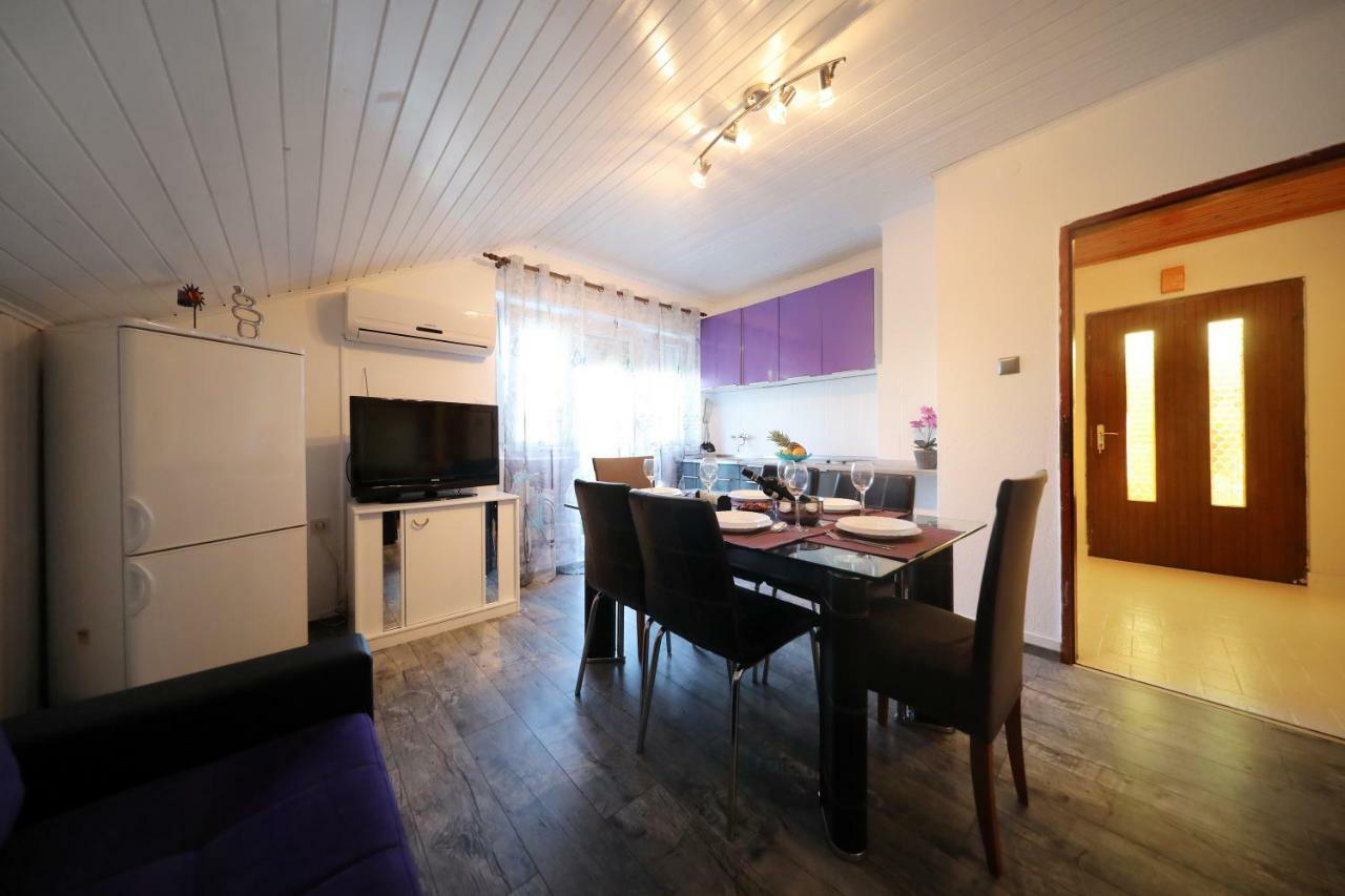 Leona Apartment Sukosan Exterior photo
