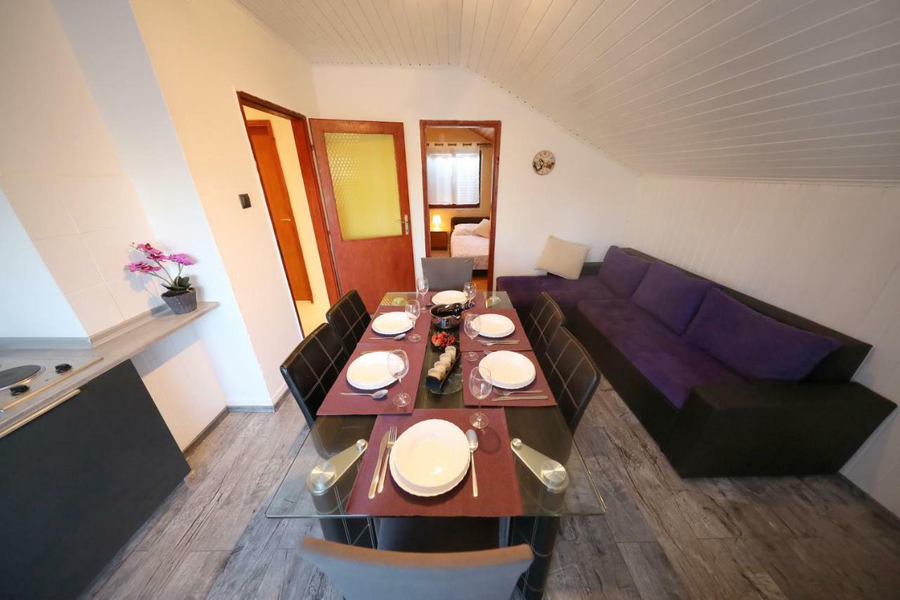 Leona Apartment Sukosan Exterior photo